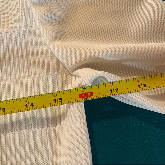 Vintage 60s/70s Pointed Collar Textured Long Sleeve Button Up Cropped Top - Picture 11 of 11